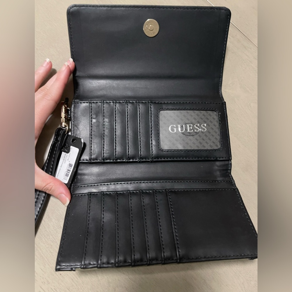 ⭐️ GUESS Wallet - Picture 5 of 5